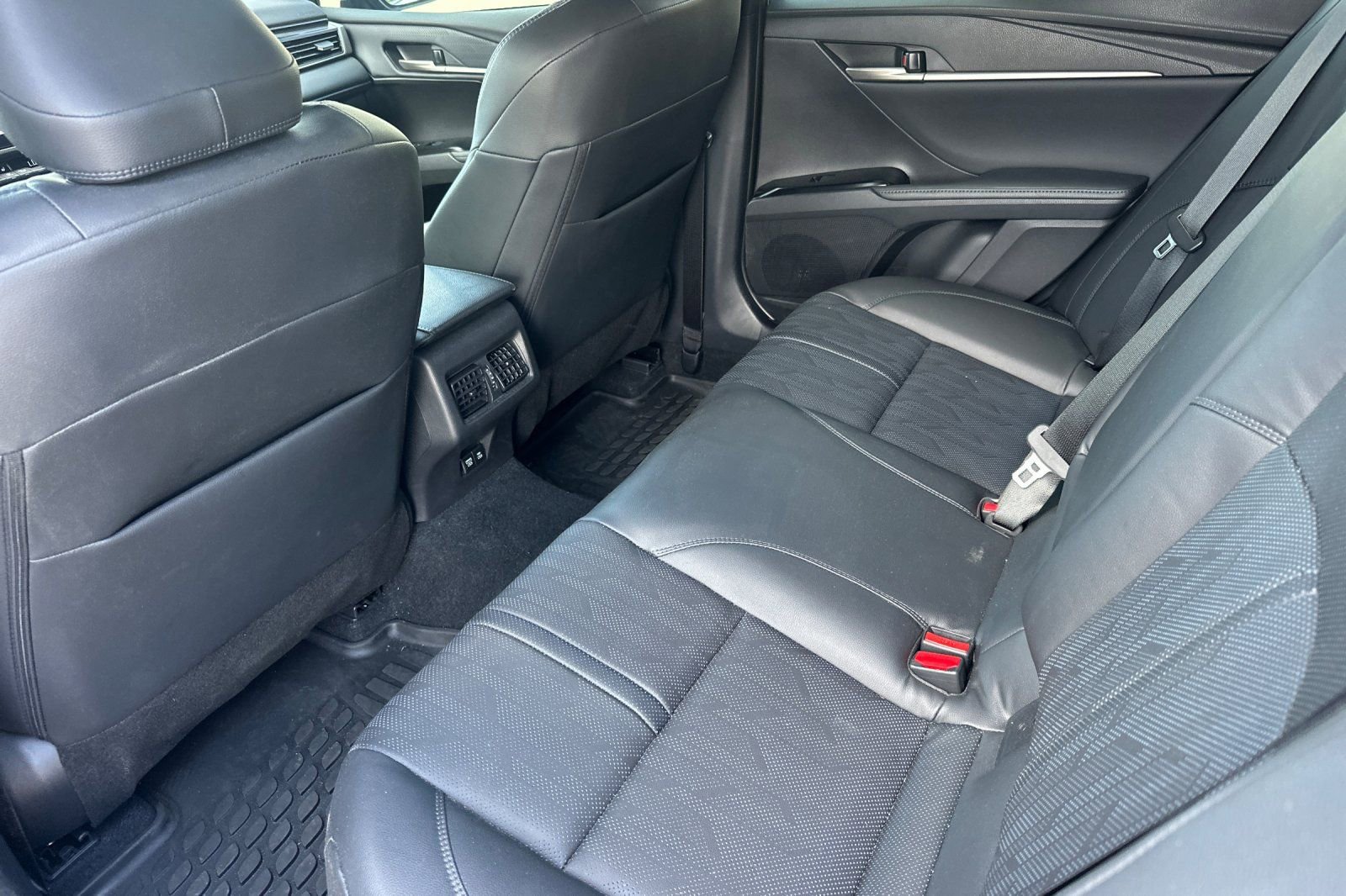 Used 2025 Toyota Camry XSE AWD/4WD image 14