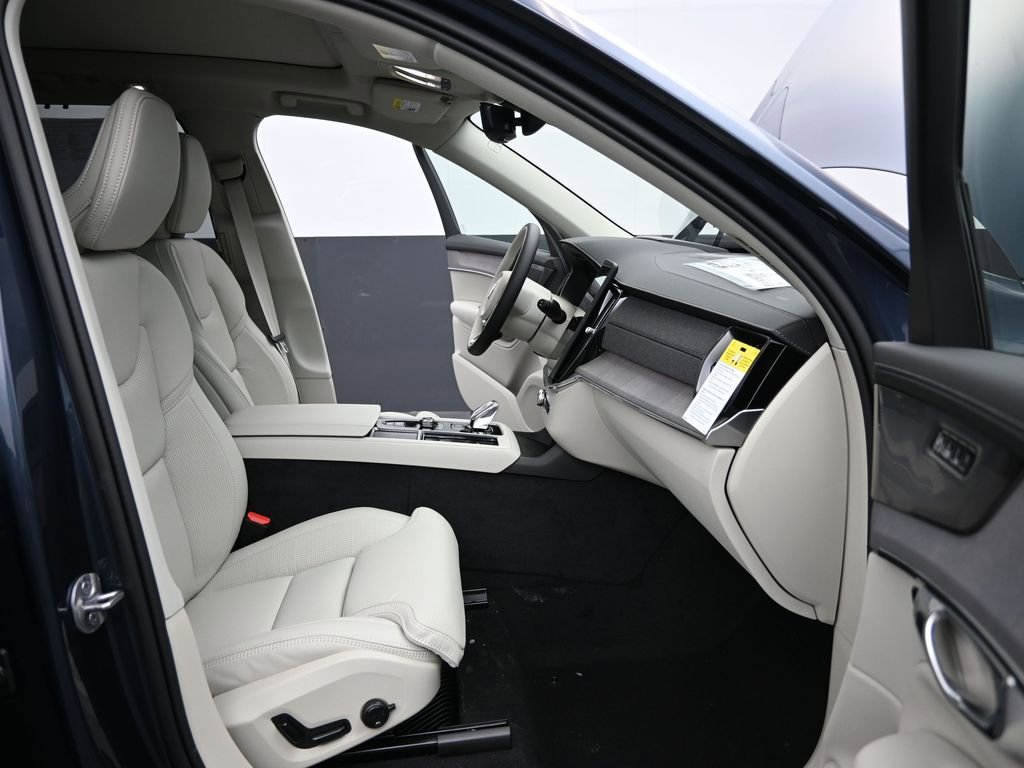 New 2026 Volvo XC90 B6 Ultra w/ Protection Package image 15