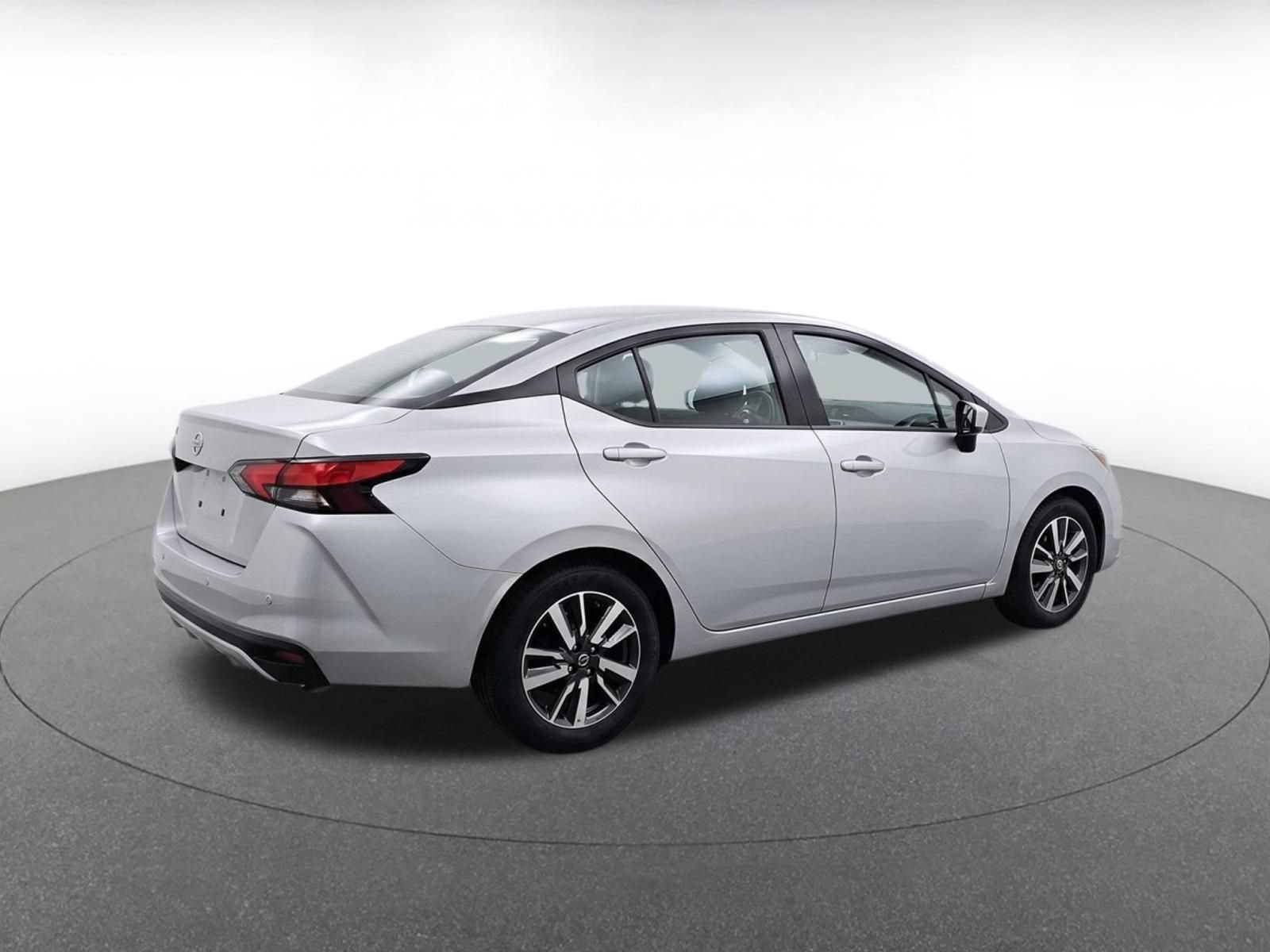 Used 2025 Nissan Versa SV FWD image 9