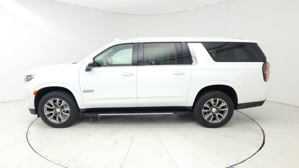 Certified 2022 Chevrolet Suburban LT w/ Luxury Package RWD image 4