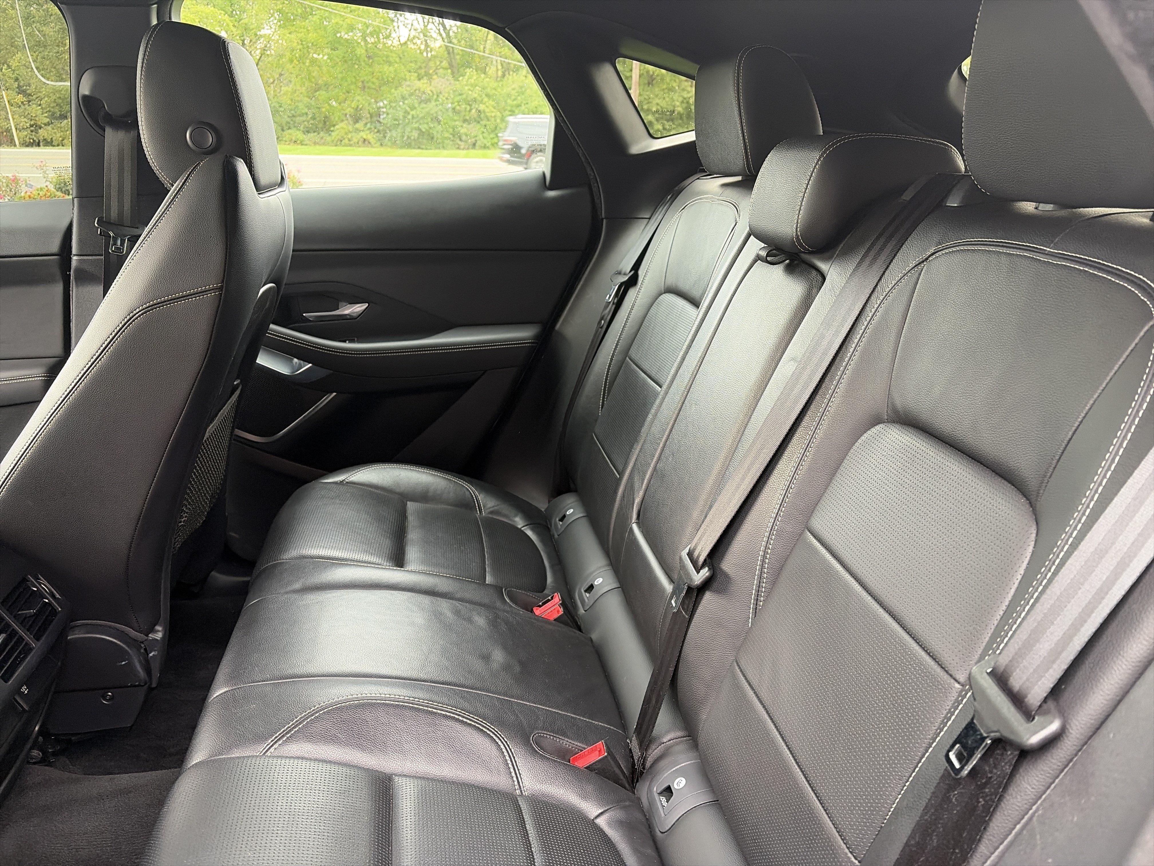 Used 2019 Jaguar E-PACE R-Dynamic SE AWD/4WD image 13