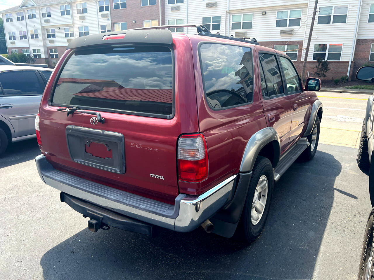 Used 2000 Toyota 4Runner SR5 image 5