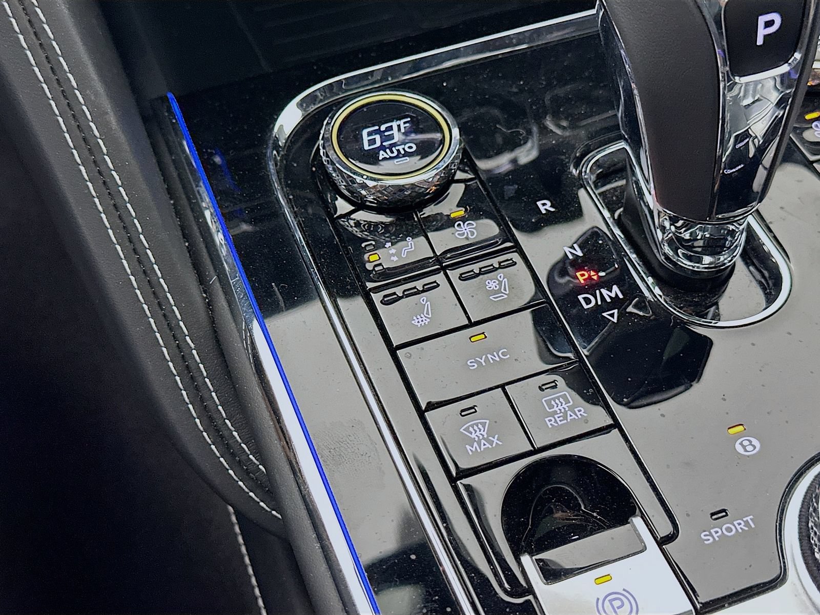 Used 2024 Bentley Flying Spur V8 AWD/4WD image 28