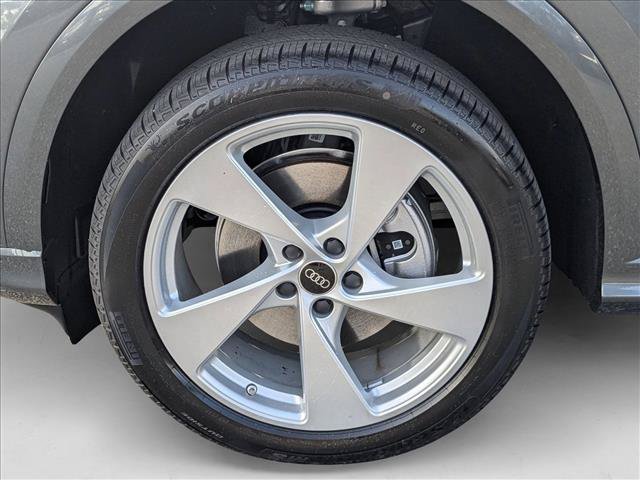 New 2025 Audi Q5 Premium Plus w/ Premium Plus AWD/4WD image 9