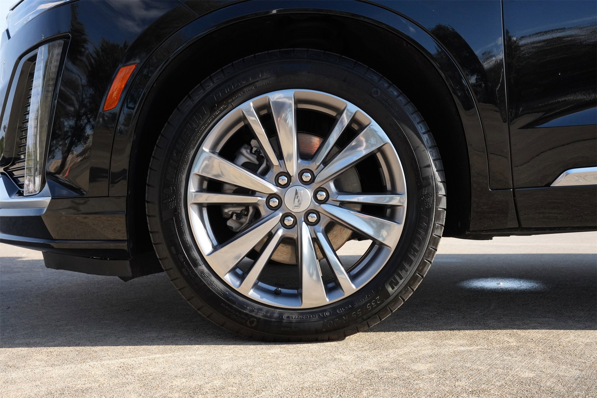 Certified 2025 Cadillac XT6 Premium Luxury image 30