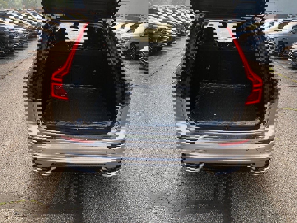 New 2025 Volvo XC60 B5 Core w/ Protection Package Premier image 34