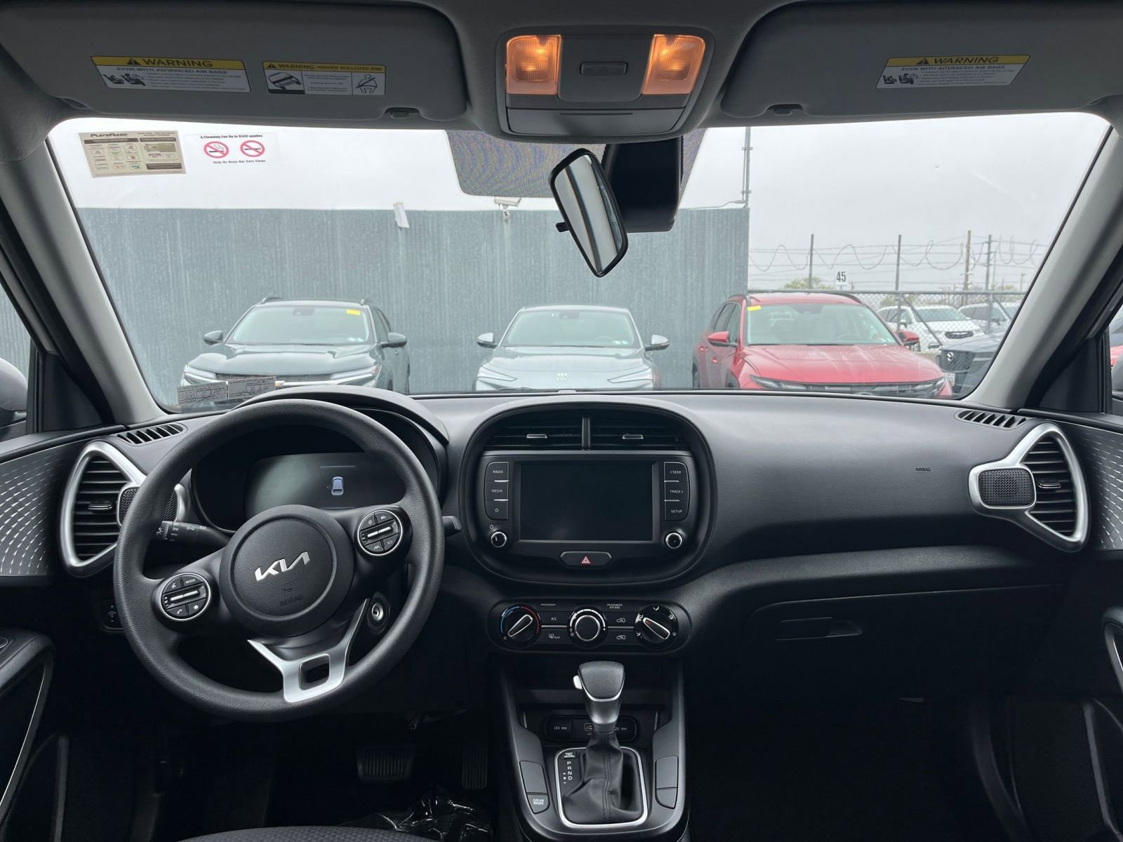 Used 2025 Kia Soul LX w/ LX Technology Package FWD image 31