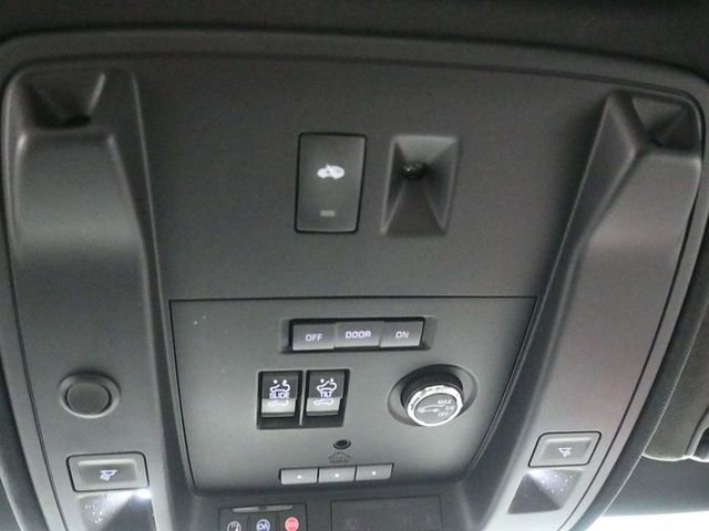 Used 2020 Cadillac Escalade ESV Platinum w/ Escalade Sport Edition image 15