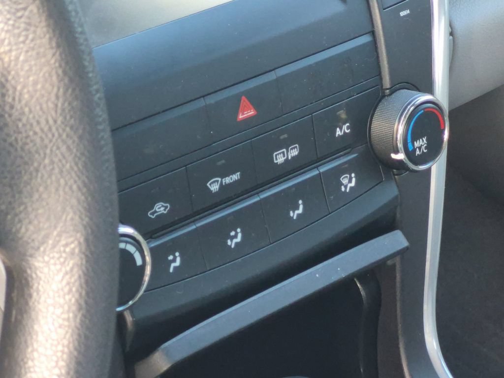 Used 2016 Toyota Camry LE FWD image 9