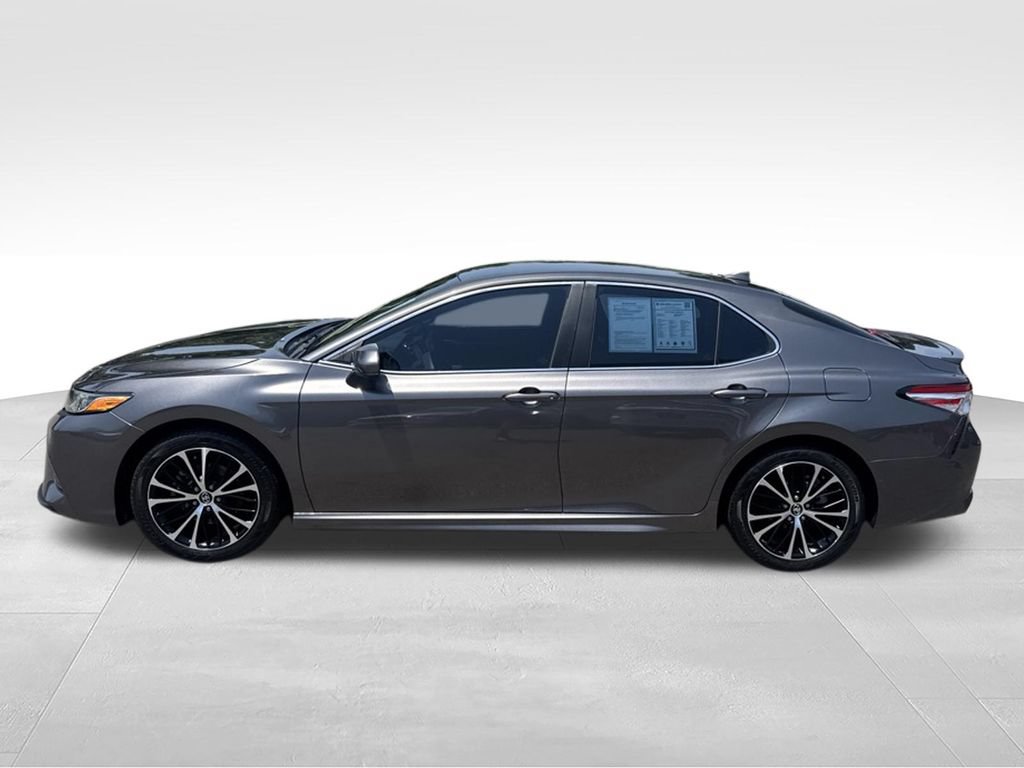 Used 2020 Toyota Camry SE FWD image 4
