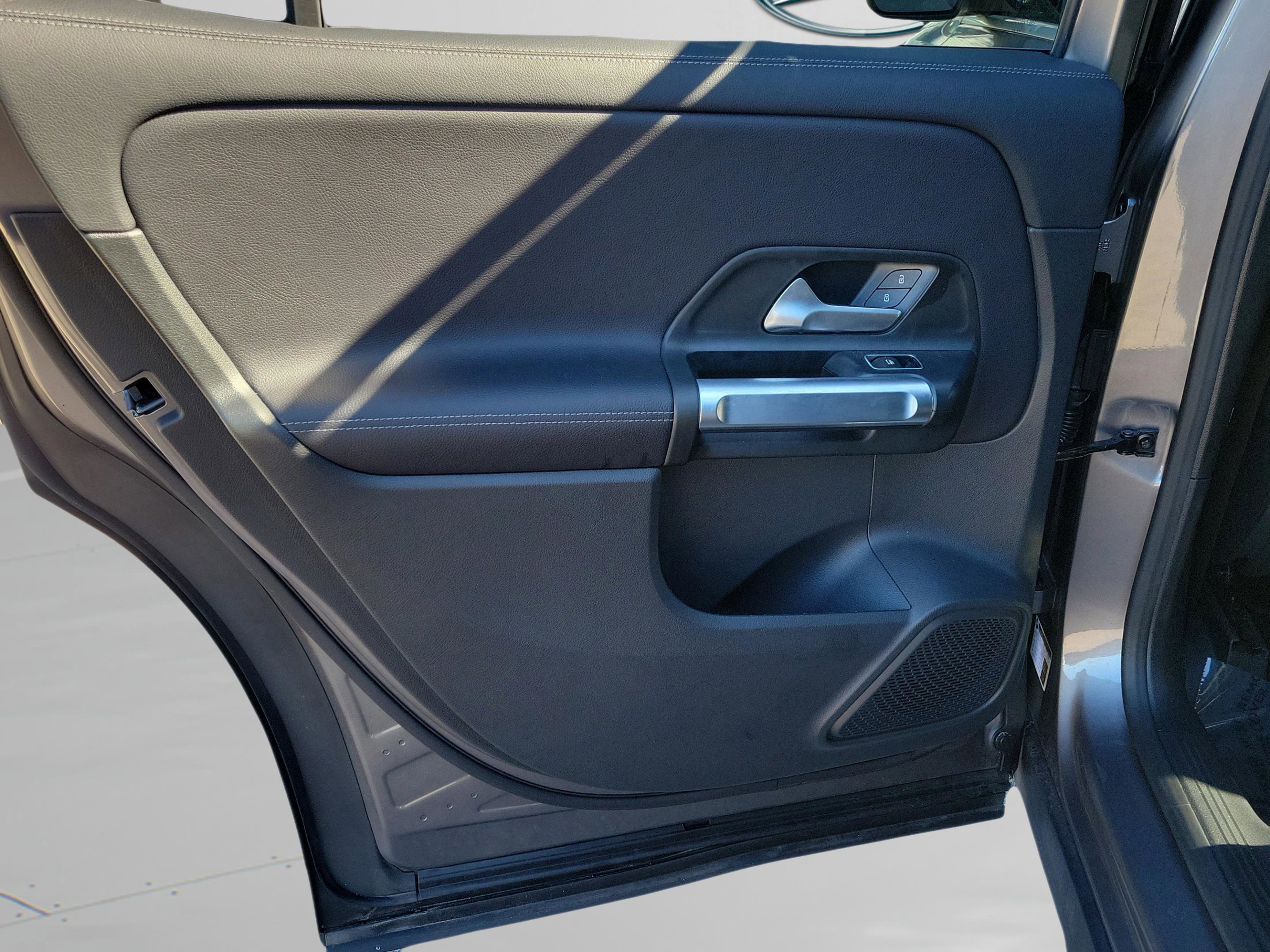 Certified 2021 Mercedes-Benz GLB 250 4MATIC image 28