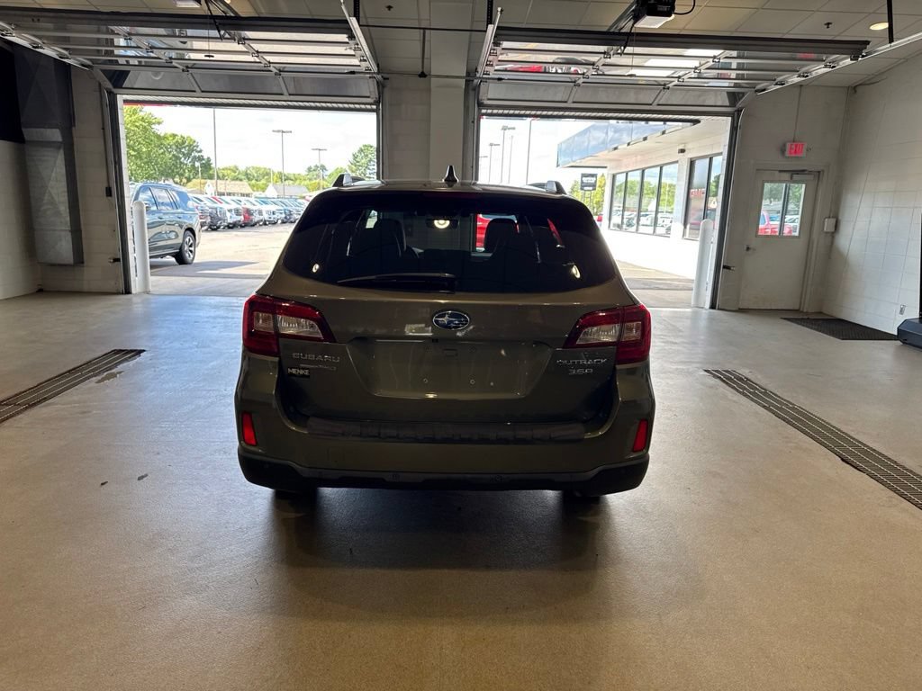 Used 2017 Subaru Outback 3.6R Touring AWD/4WD image 6