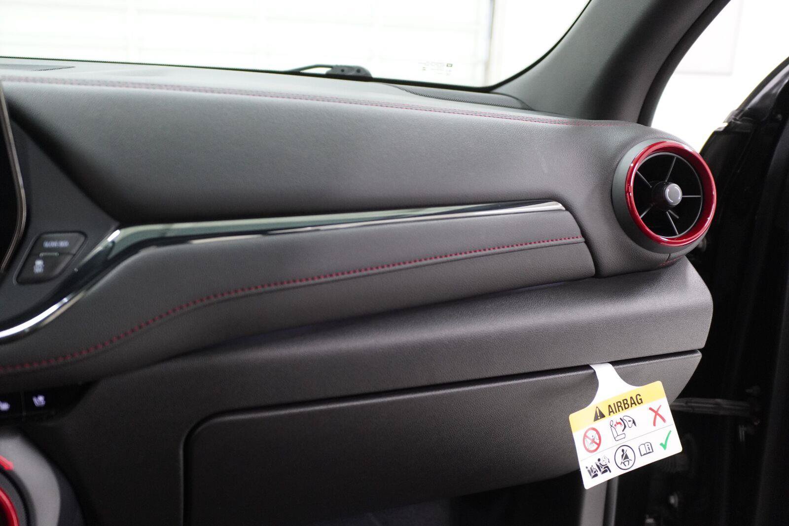 Used 2023 Chevrolet Blazer RS w/ Driver Confidence II Package FWD image 25
