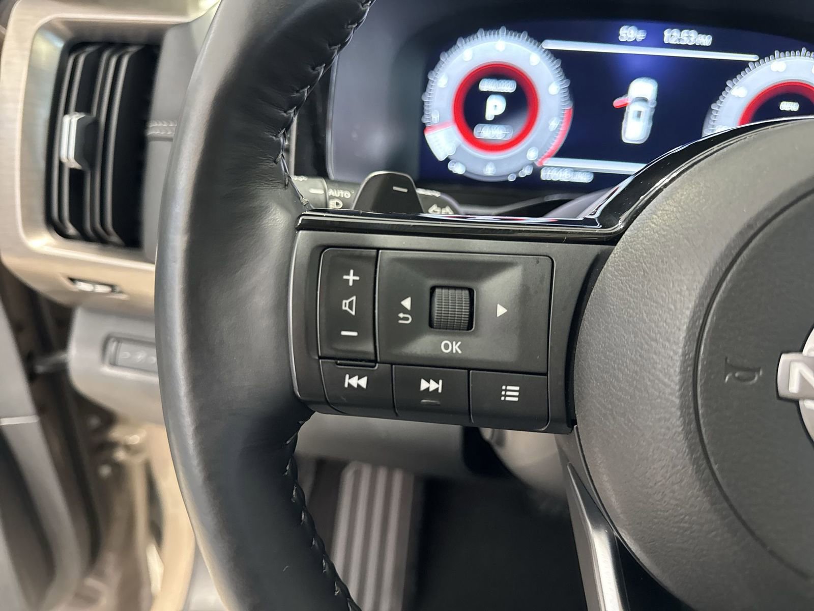 Certified 2024 Nissan Pathfinder Platinum image 21