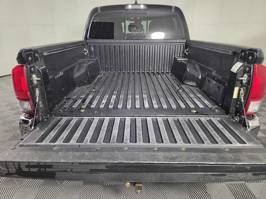 Used 2020 Toyota Tacoma SR5 RWD image 29