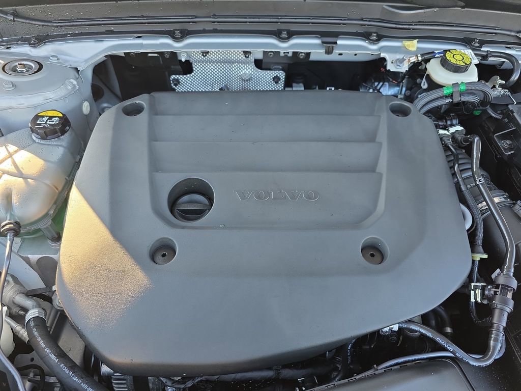 Certified 2023 Volvo XC40 B5 Plus w/ Driver Assist Package image 44