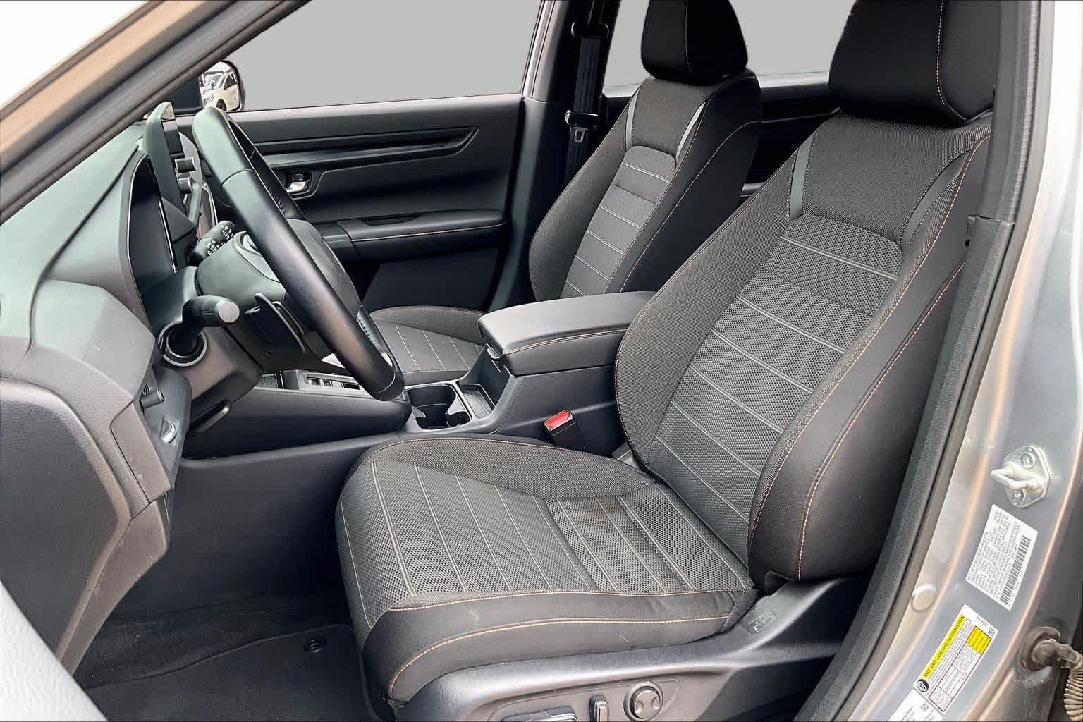 Used 2025 Honda CR-V Sport image 8
