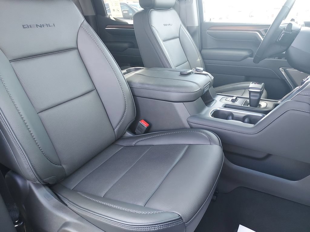 Used 2025 GMC Sierra 1500 Denali w/ Denali Reserve Package AWD/4WD image 31
