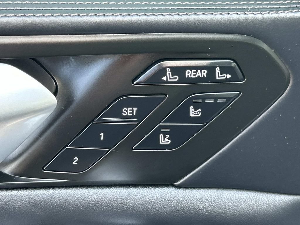 Used 2021 BMW X7 M50i AWD/4WD image 34
