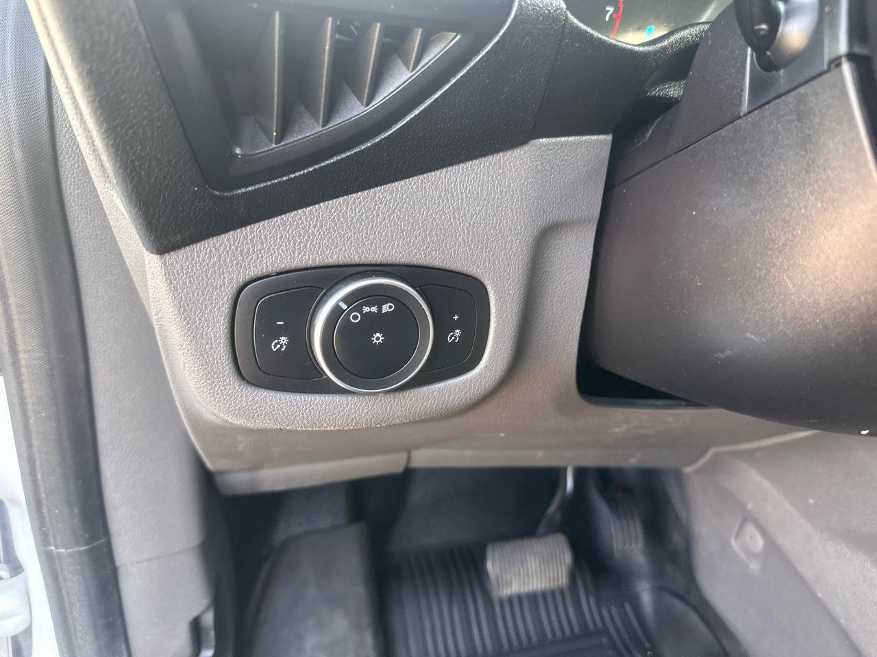 Used 2019 Ford Transit Connect XL FWD image 12