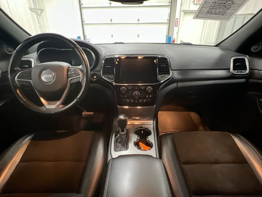 Used 2020 Jeep Grand Cherokee Altitude AWD/4WD image 10