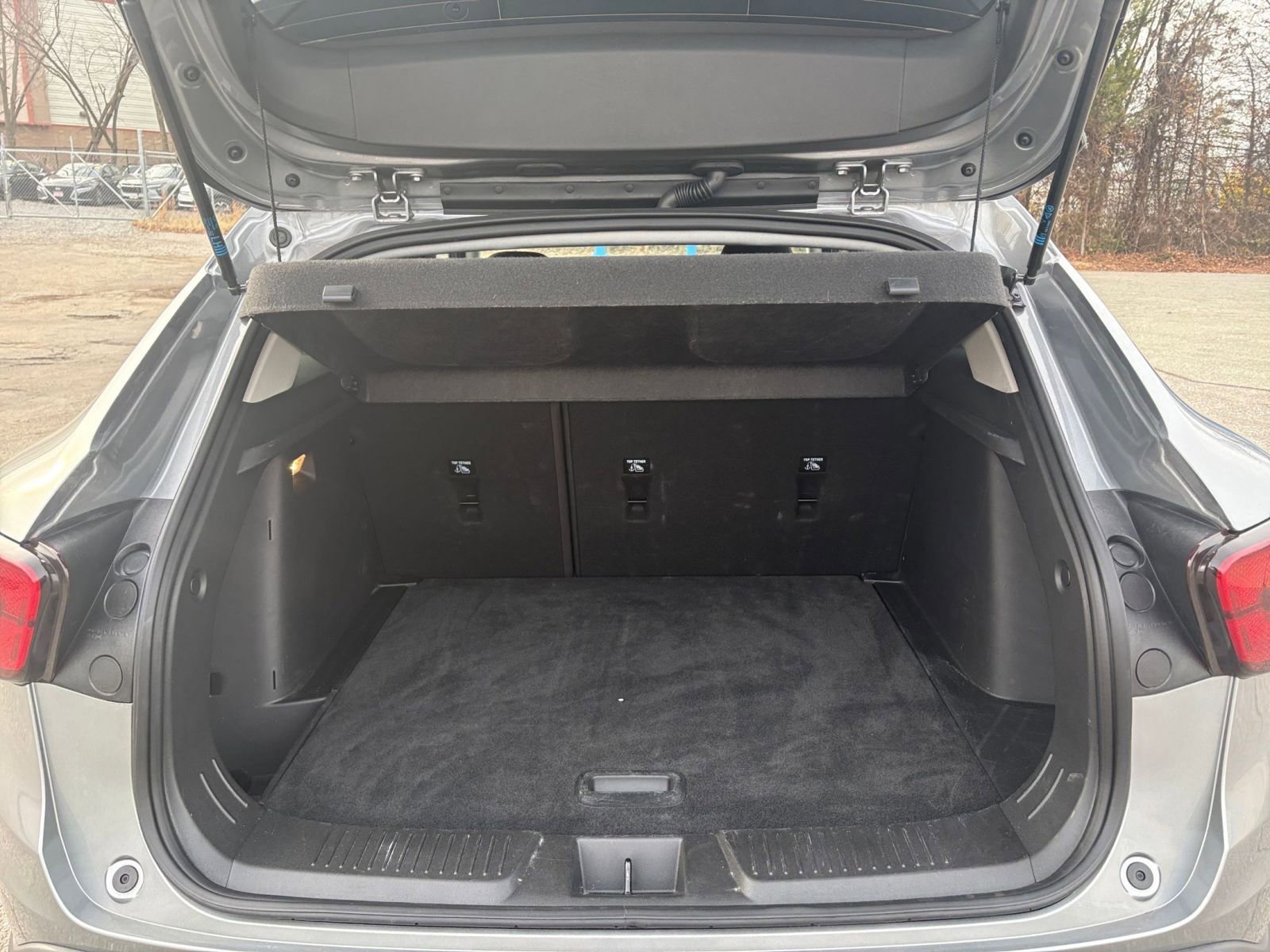 Used 2025 Chevrolet Trax LT w/ LT Convenience Package image 29