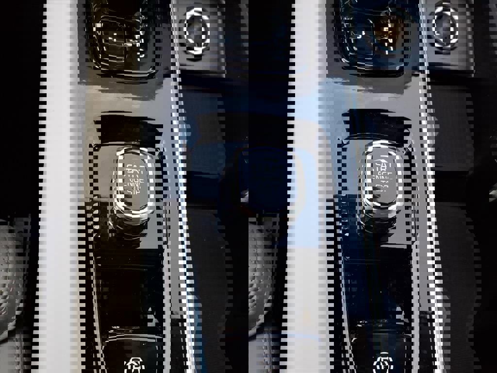 New 2026 Volvo XC60 B5 Ultra w/ Protection Package Premier image 21