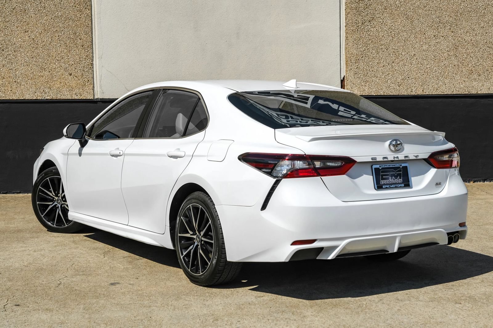 Used 2023 Toyota Camry SE FWD image 9