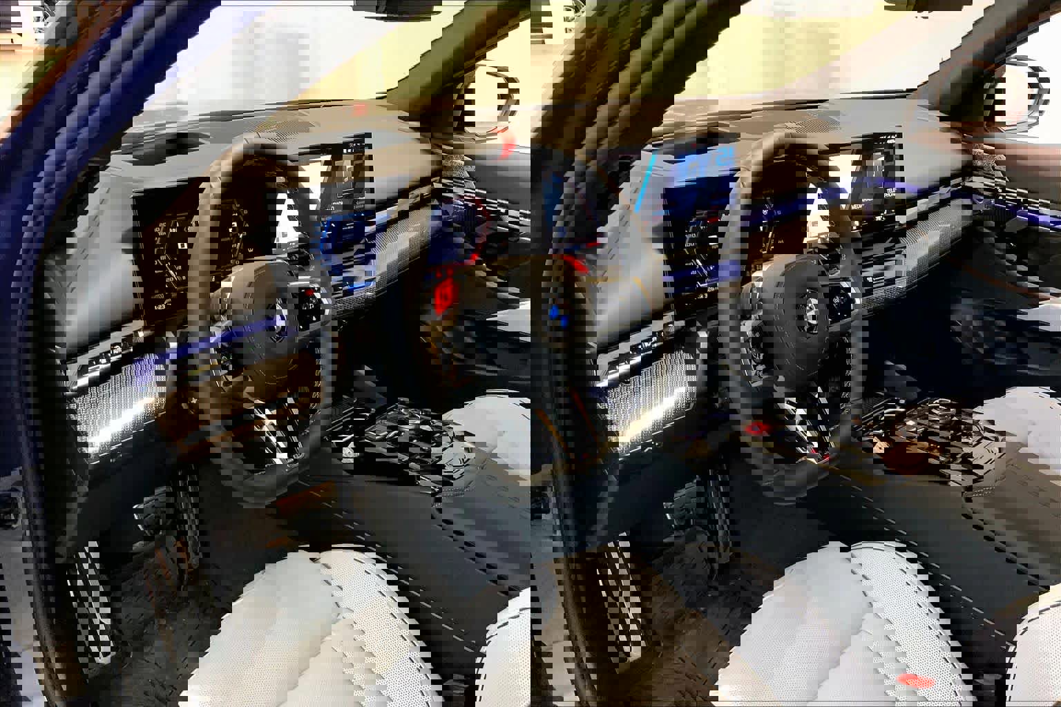 Used 2026 BMW M5 Touring image 18