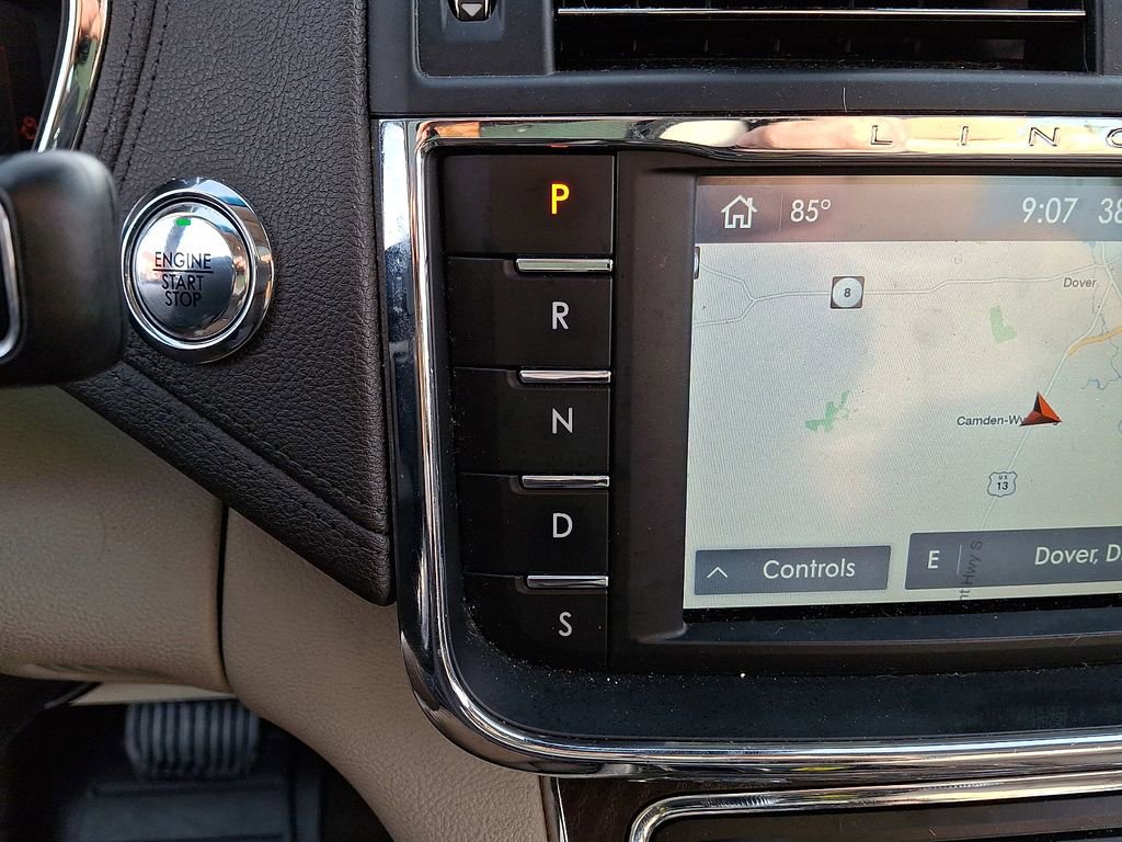 Used 2020 Lincoln Continental Reserve image 15