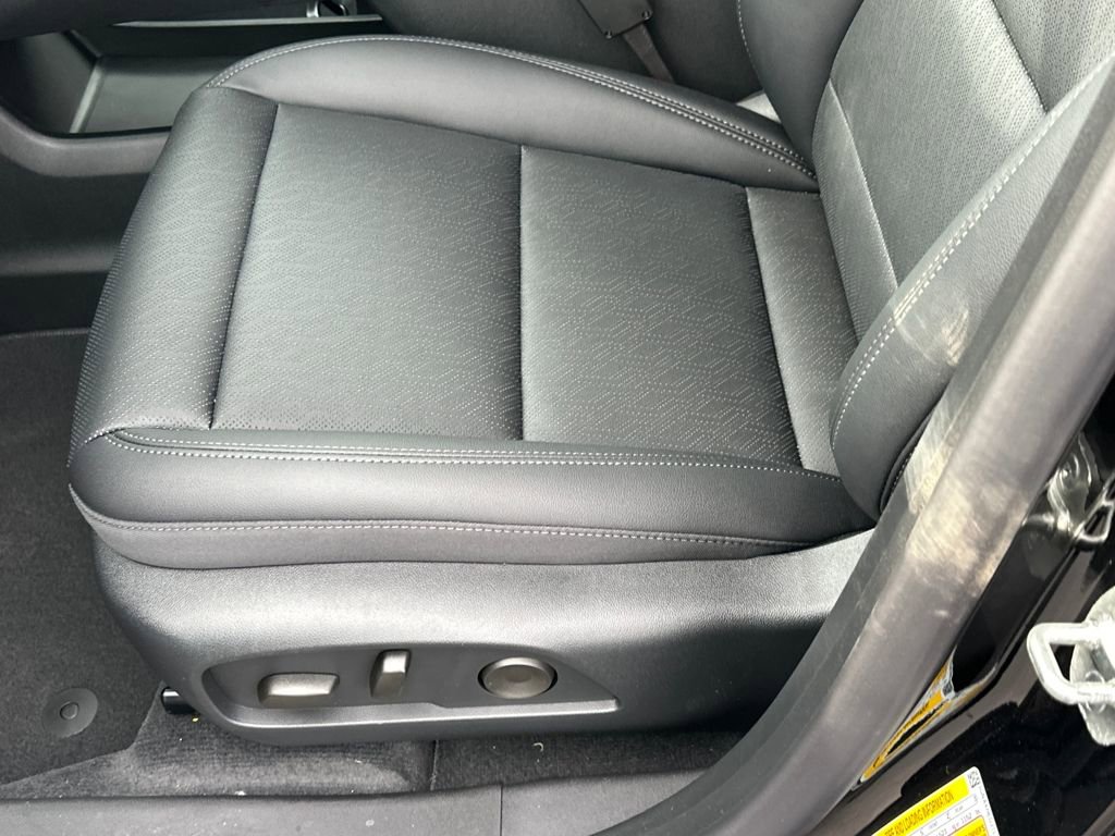 New 2026 Chevrolet Equinox LT w/ Convenience Package II image 15