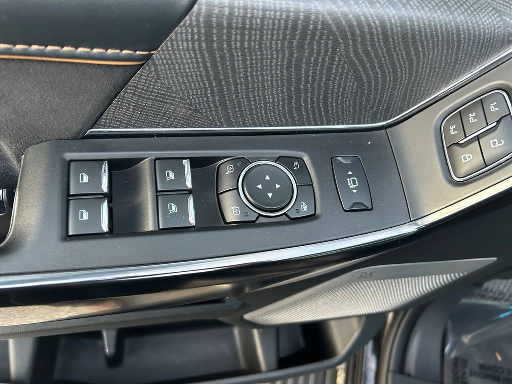 Used 2021 Ford F150 Platinum w/ FX4 Off-Road Package image 23