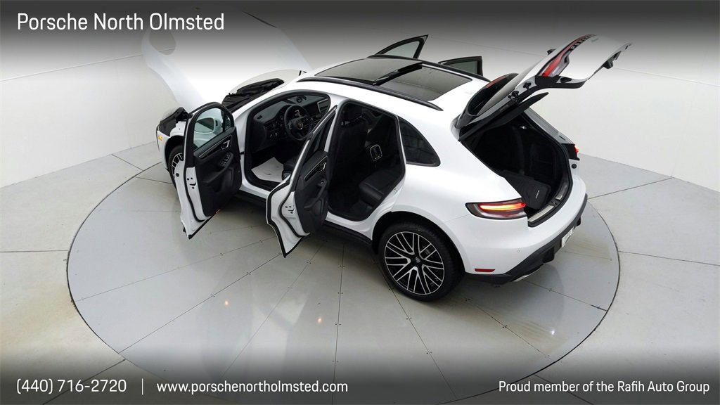 Used 2022 Porsche Macan image 30