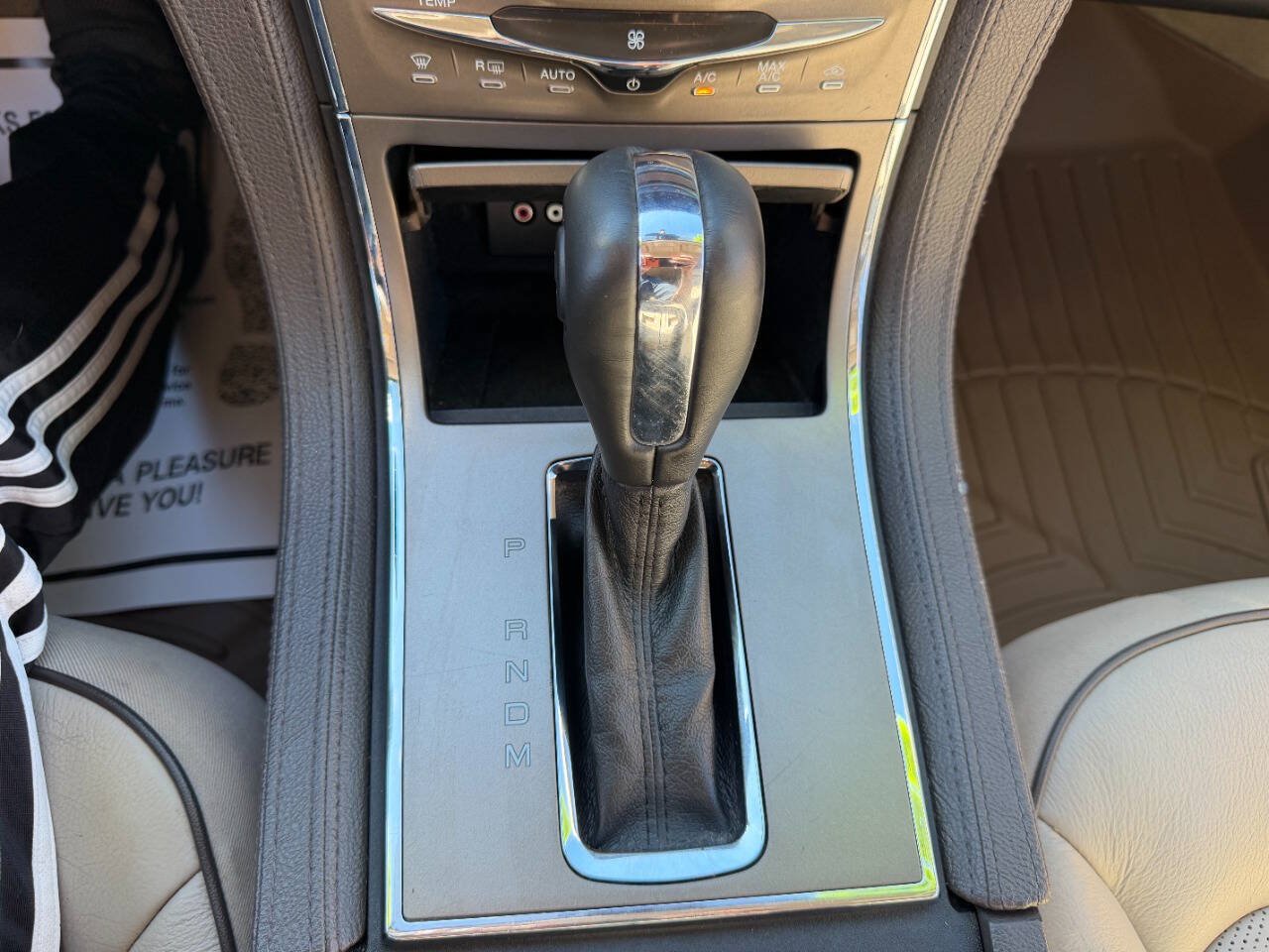 Used 2012 Lincoln MKX AWD image 17