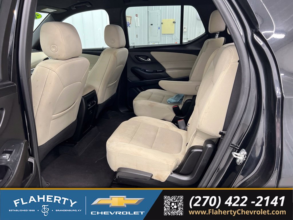 Used 2022 Chevrolet Traverse LT FWD image 11