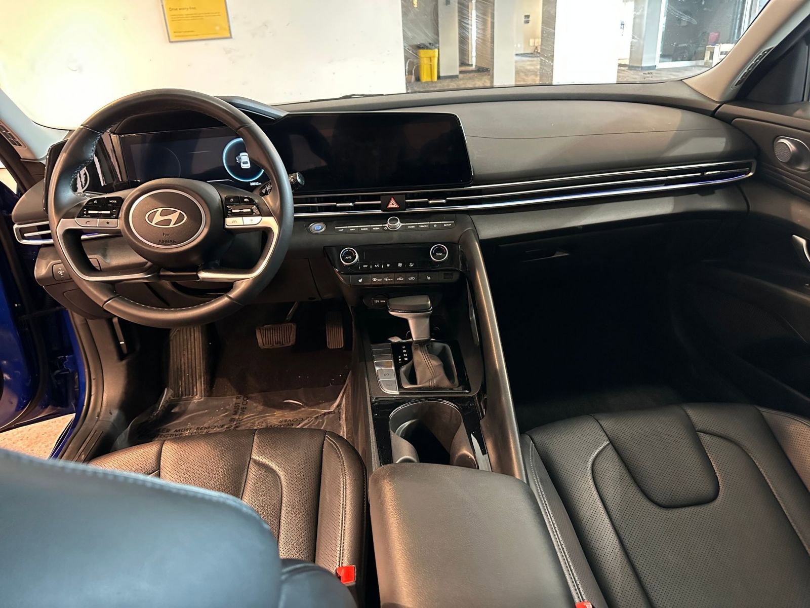 Used 2025 Hyundai Elantra Limited image 33