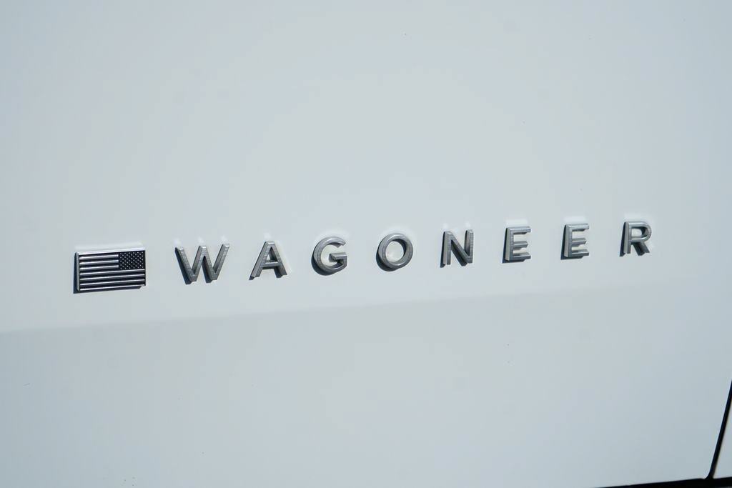 Used 2022 Jeep Wagoneer Series III w/ Rear Seat Video Group 1 AWD/4WD image 51