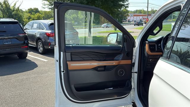 Used 2022 Ford Expedition Platinum AWD/4WD image 8