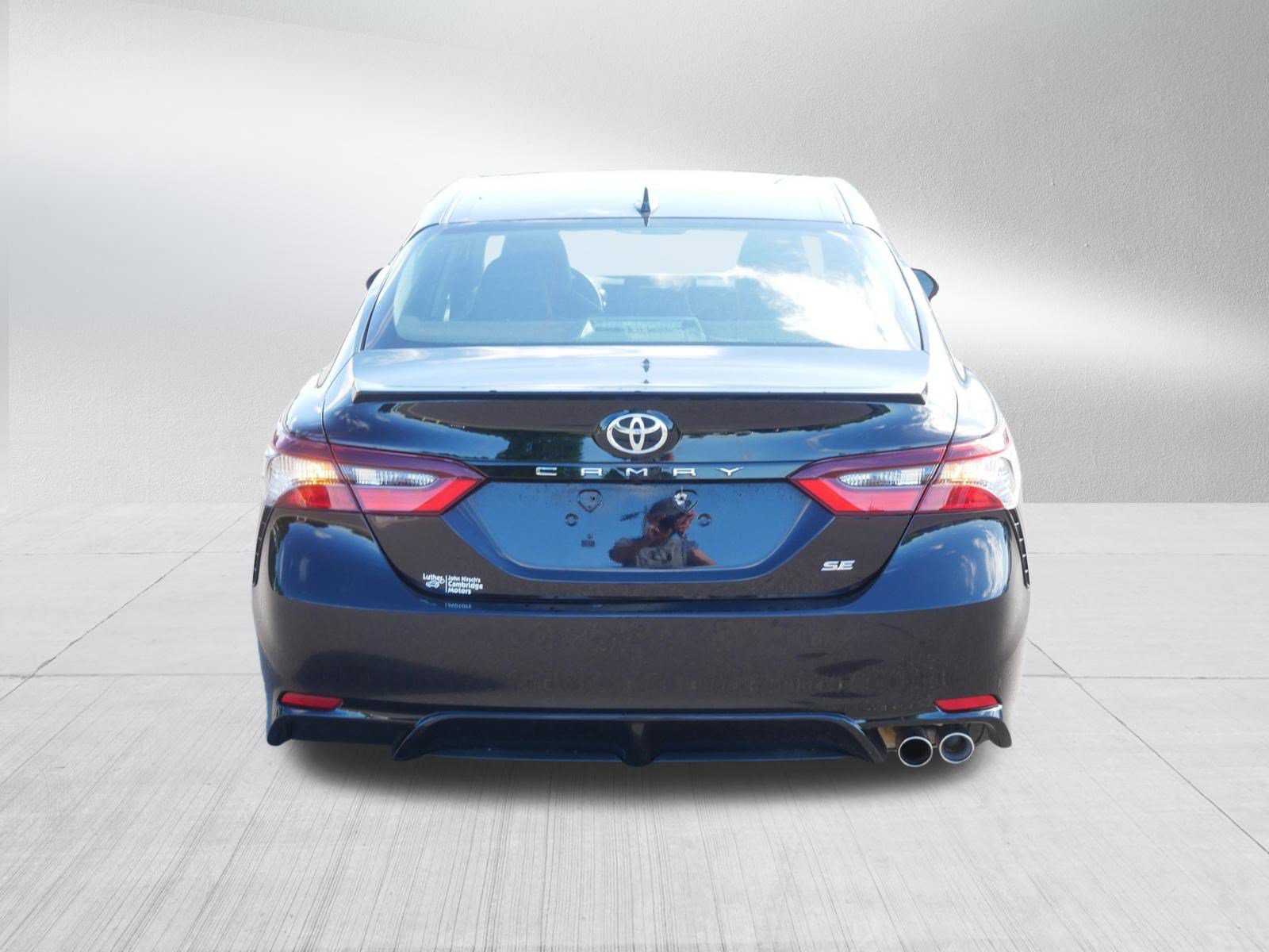 Used 2023 Toyota Camry SE FWD image 6