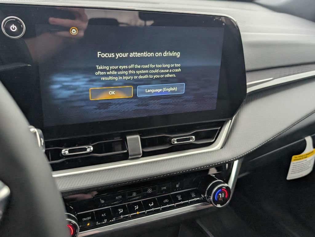 New 2026 Chevrolet Equinox LT w/ Convenience Package II image 20