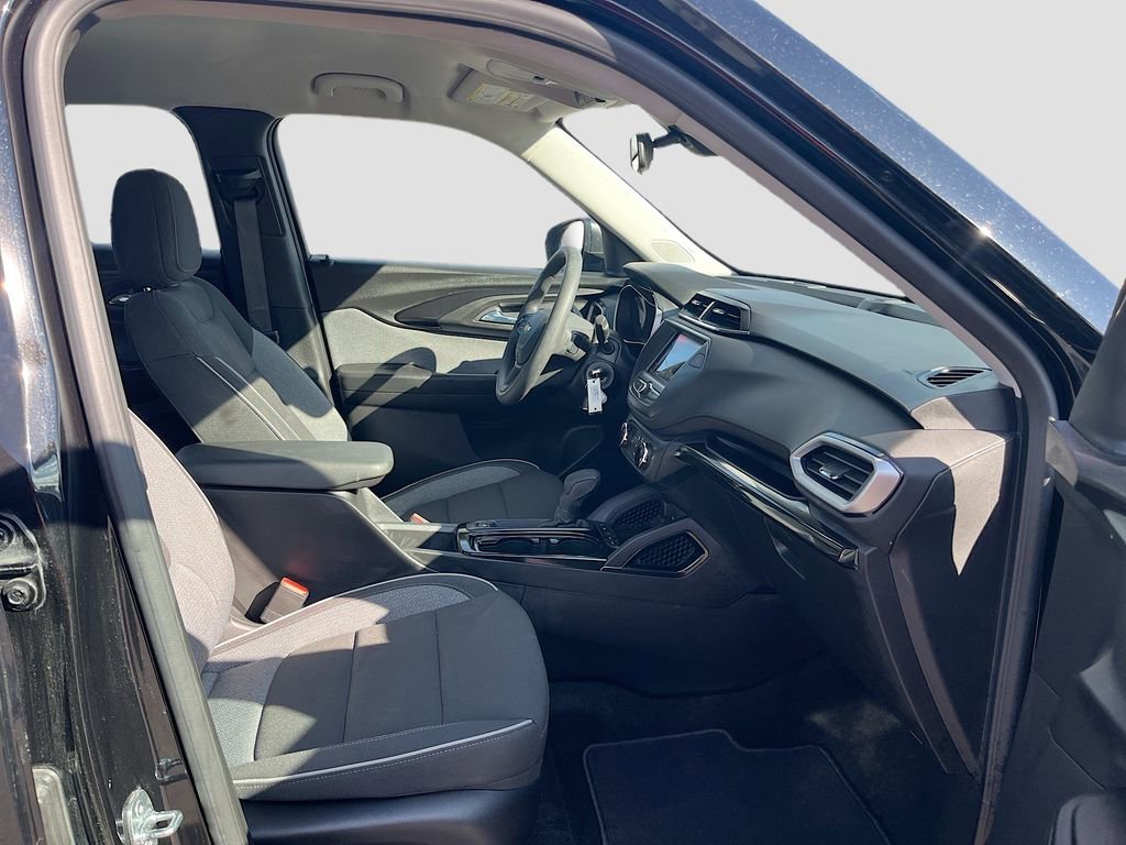 Used 2023 Chevrolet TrailBlazer LS image 26