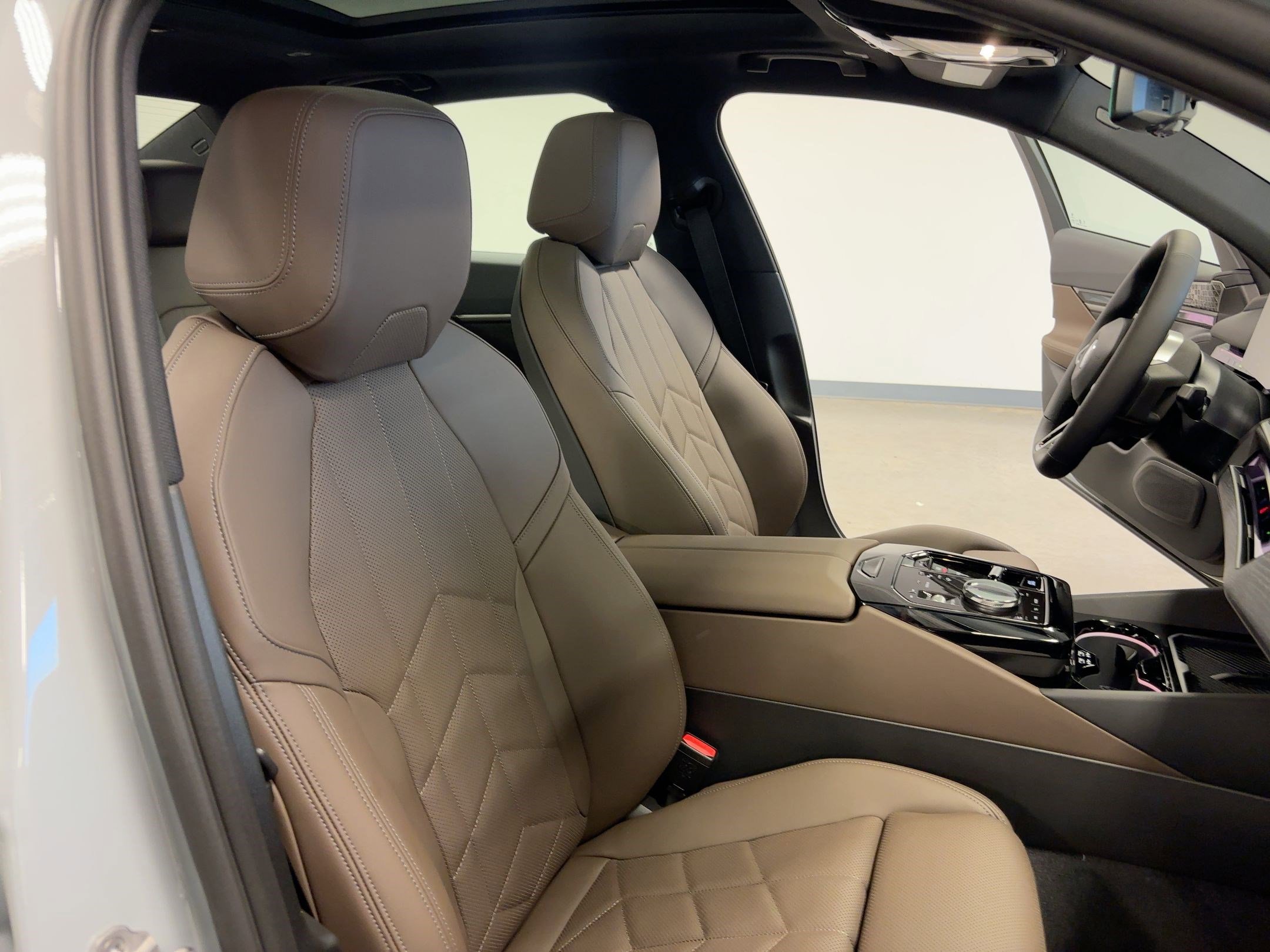 Used 2026 BMW i5 eDrive40 w/ M Sport Package image 28