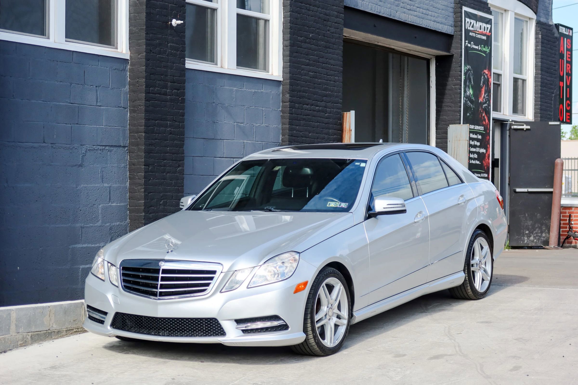Used 2013 Mercedes-Benz E 350 4MATIC Sedan w/ Premium 1 Pkg image 3