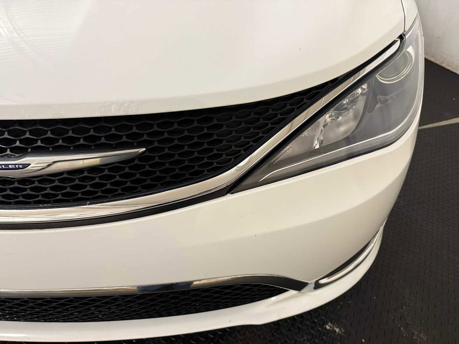 Used 2019 Chrysler Pacifica Limited image 5