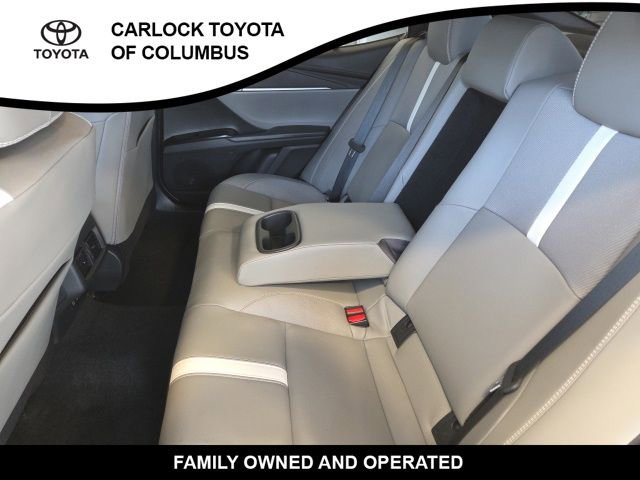 Used 2025 Toyota Camry SE image 14