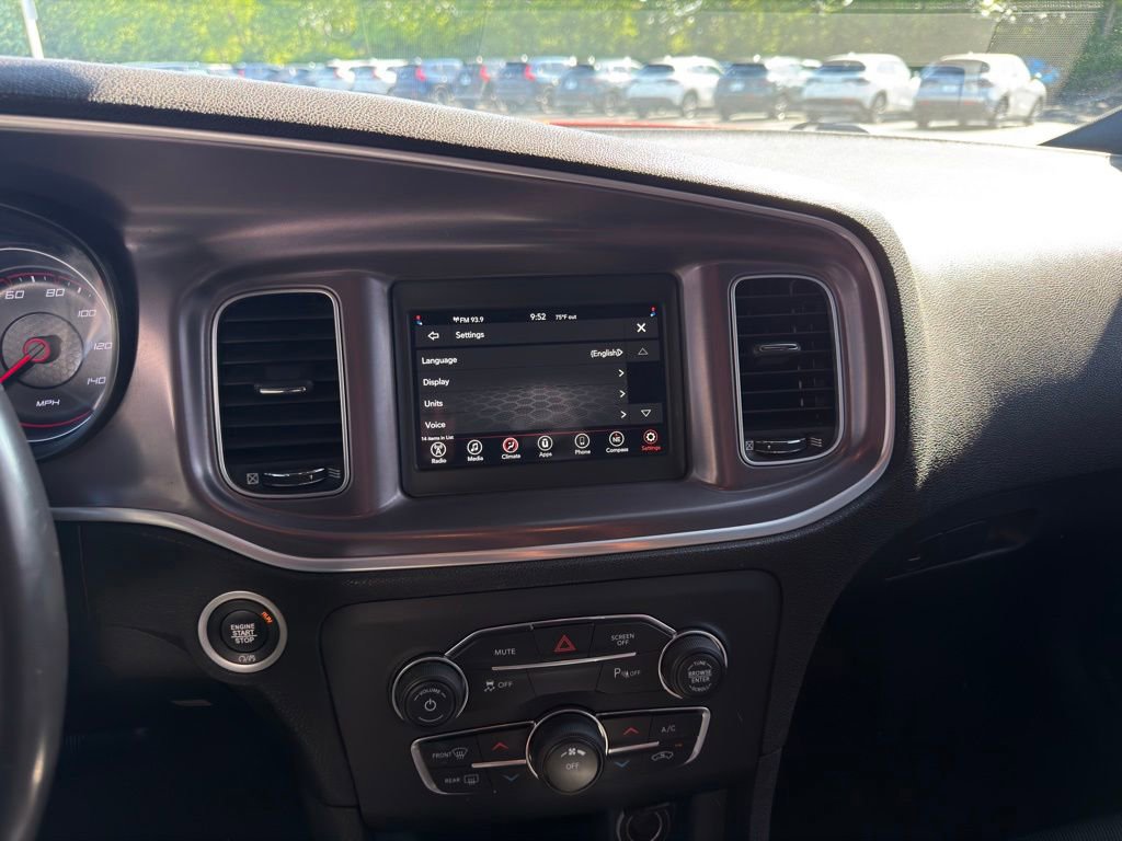 Used 2019 Dodge Charger SXT RWD image 14