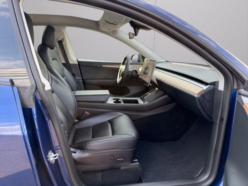 Used 2023 Tesla Model Y Long Range image 13