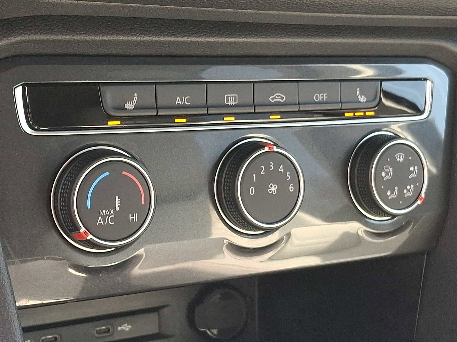 Used 2024 Volkswagen Tiguan S image 13