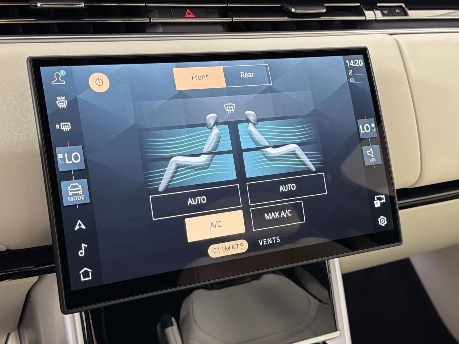 New 2026 Land Rover Range Rover Long Wheelbase SE image 14