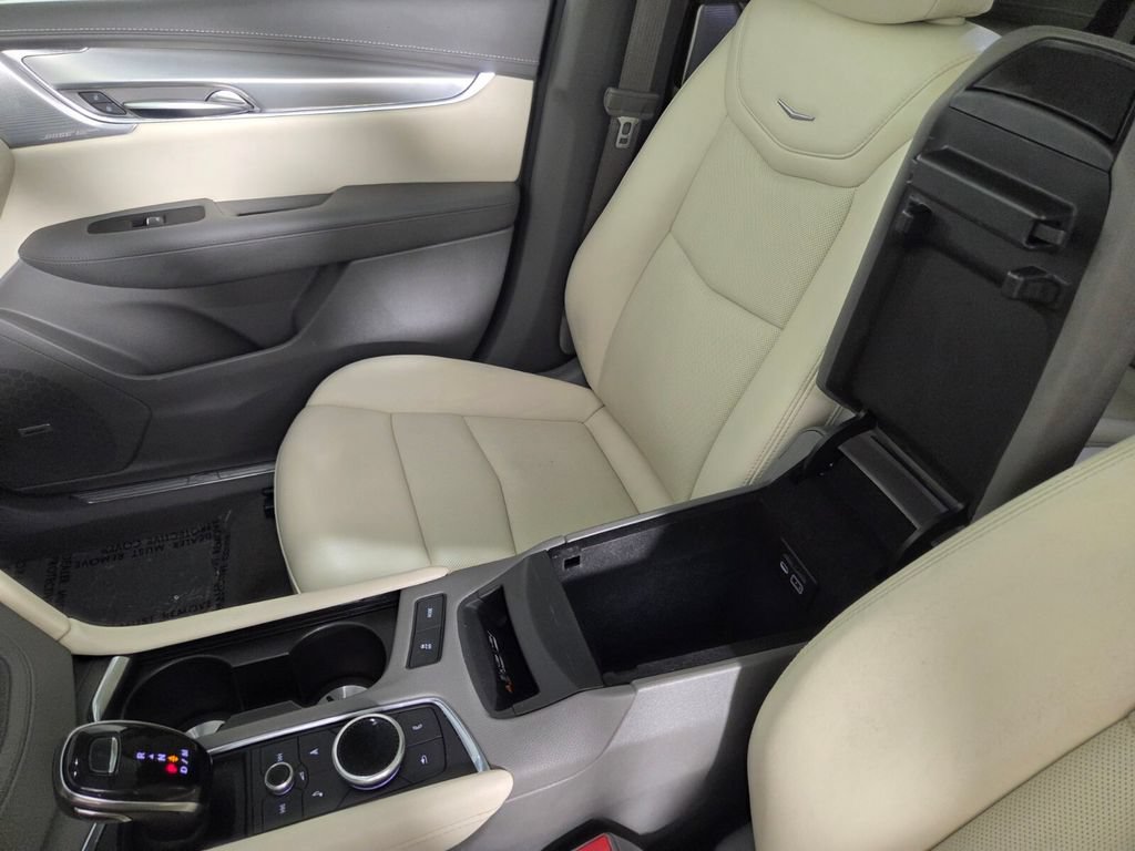 Used 2023 Cadillac XT5 Premium Luxury w/ Technology Package AWD/4WD image 20
